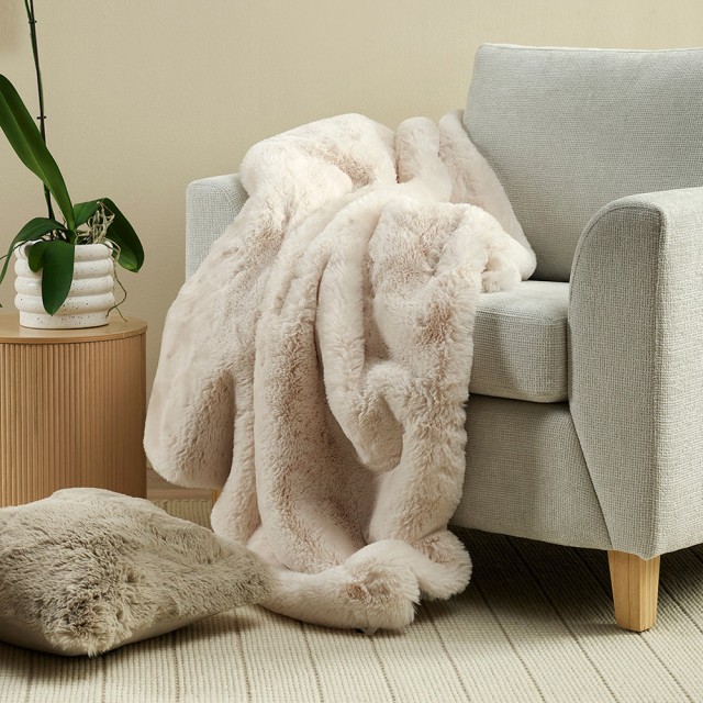 -Pelage Faux Fur Throw by Ollo - Ivory
