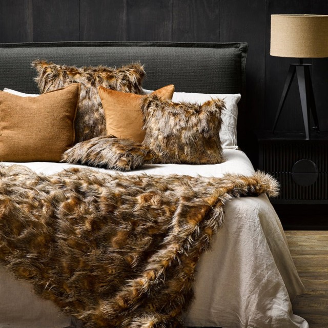 -Heirloom Red Fox Faux Fur Throw